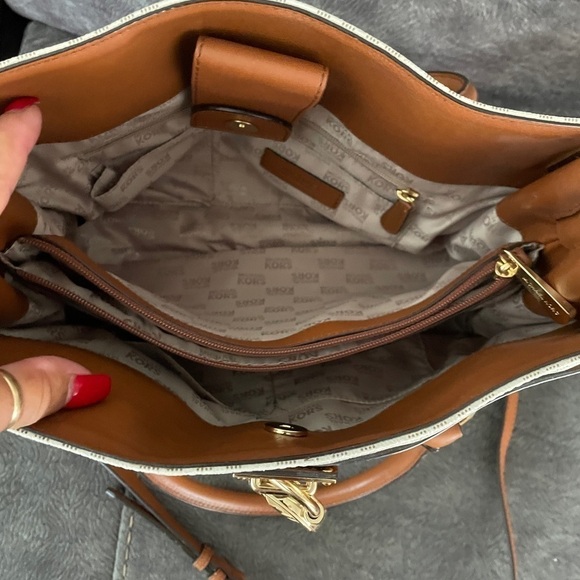 MICHAEL KORS- HAMILTON LARGE SATCHEL HAND BAG NWOT - clean, used once - Picture 12 of 14